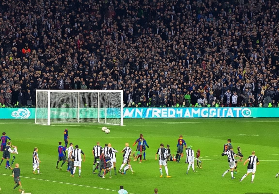 巴塞罗那对尤文图斯：传控与防守的艺术对决与未来展望(图2)