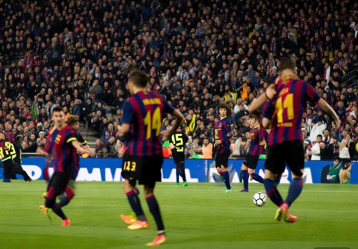 巴伦西亚对巴萨焦点战：球星对决与战术解析